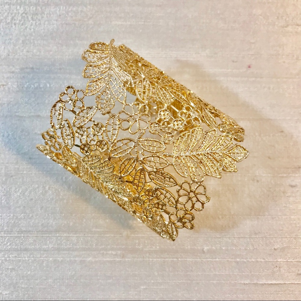 ✨Beautiful Gold Lace Cuff Bracelet✨ - Picture 2 of 8